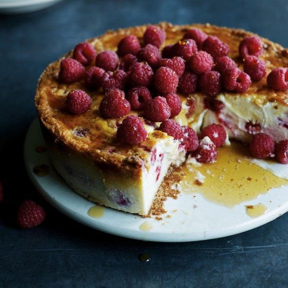 La cheesecake proteica ai frutti rossi: solo 220 calorie