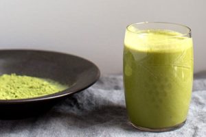 Lo smoothie matcha e cocco per il metabolismo