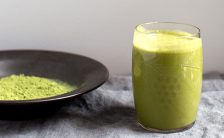 lo smoothie matcha e cocco per il metabolismo