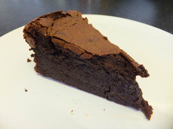 La torta low-fodmap per chi soffre di pancia gonfia