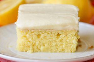 Torta al limone soffice e light: niente uova, burro, latte