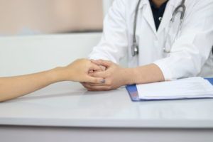 Perché il tuo medico deve offrirti un aiuto per dimagrire