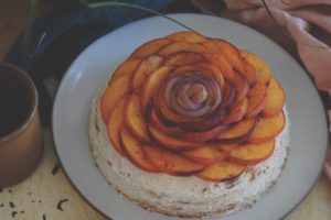 Torta di pesche ipocalorica: 245 calorie a porzione