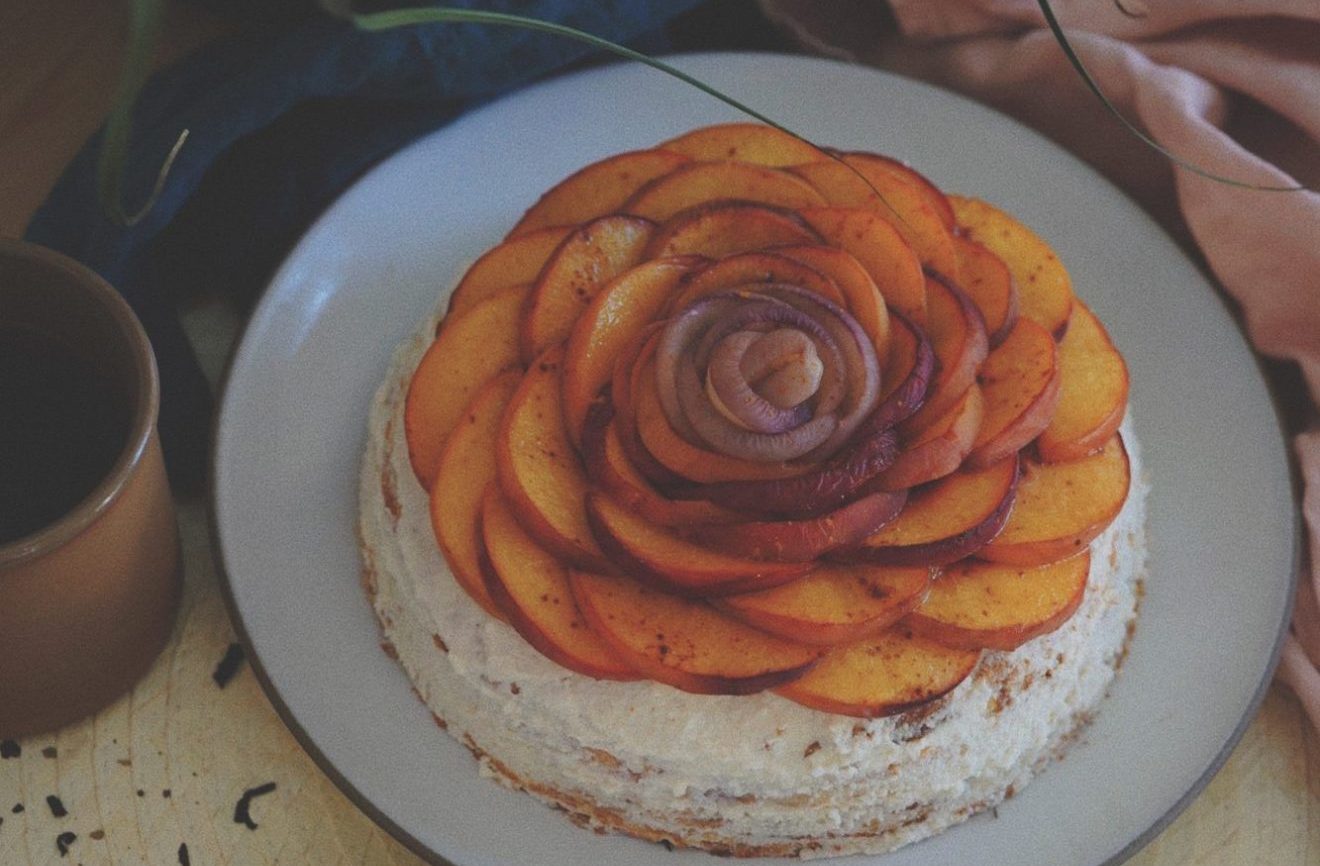 Torta di pesche ipocalorica: 245 calorie a porzione