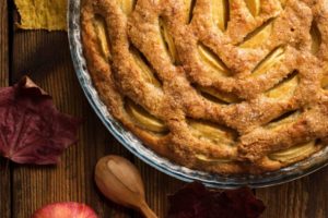 Torta integrale di mele e canapa: 216 calorie a porzione