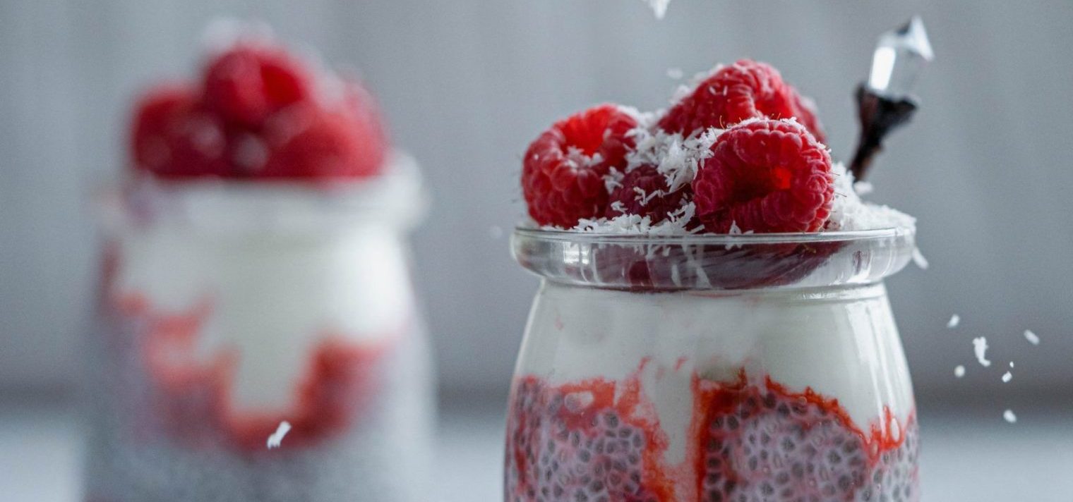 Colazione salutare con lo yogurt greco (ma occhio alle etichette)