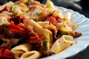 Tre ricette di insalate di pasta per le tue pause pranzo