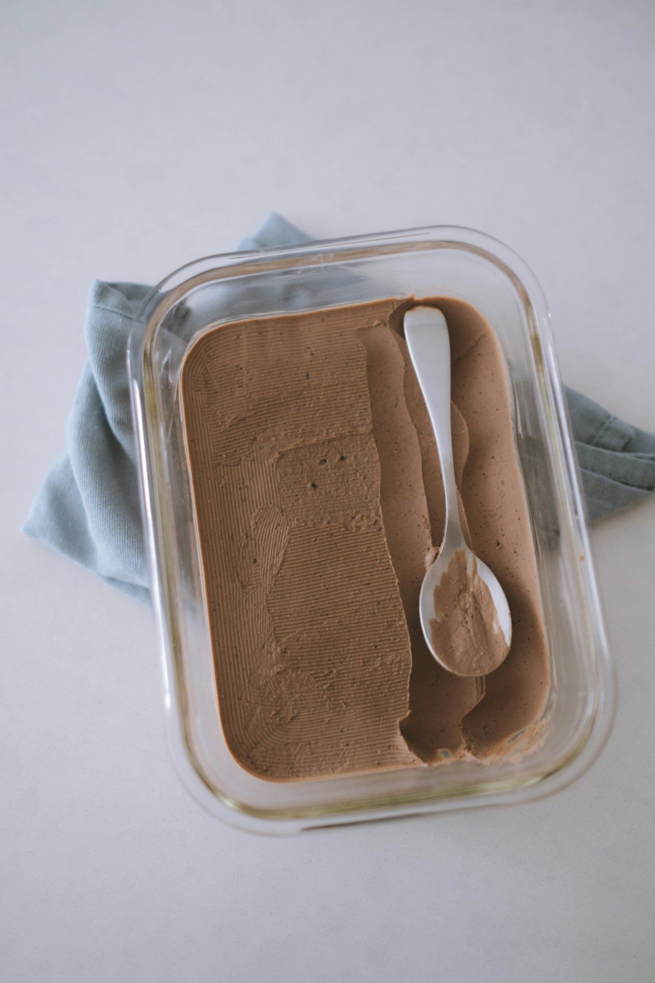 Mousse al cioccolato proteica e light senza cottura