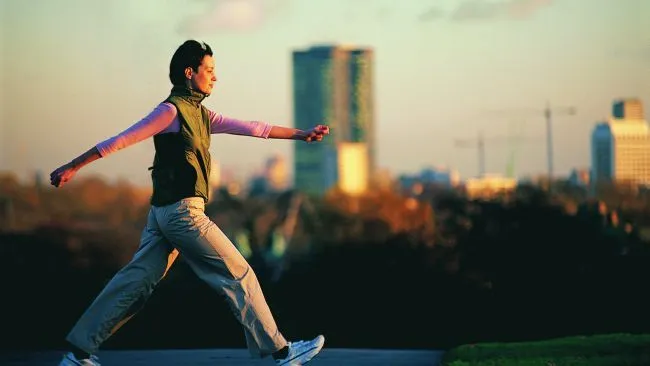 Camminare prima di cena: un trucco per dimagrire