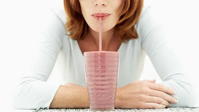 colazione con il frullato proteico ai supercibi