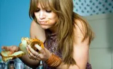 attacchi di fame cosa rivelano le tue voglie di cibo