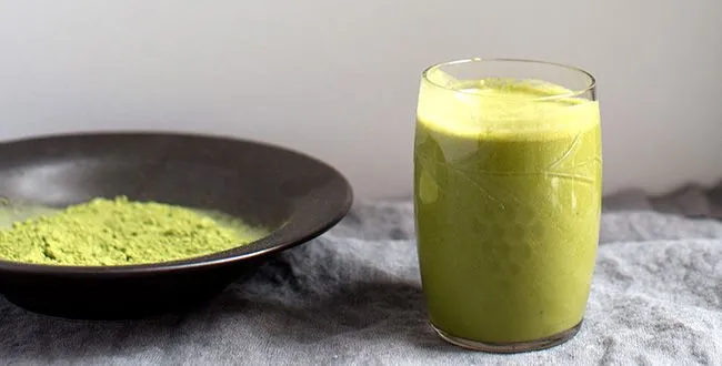 lo smoothie matcha e cocco per il metabolismo