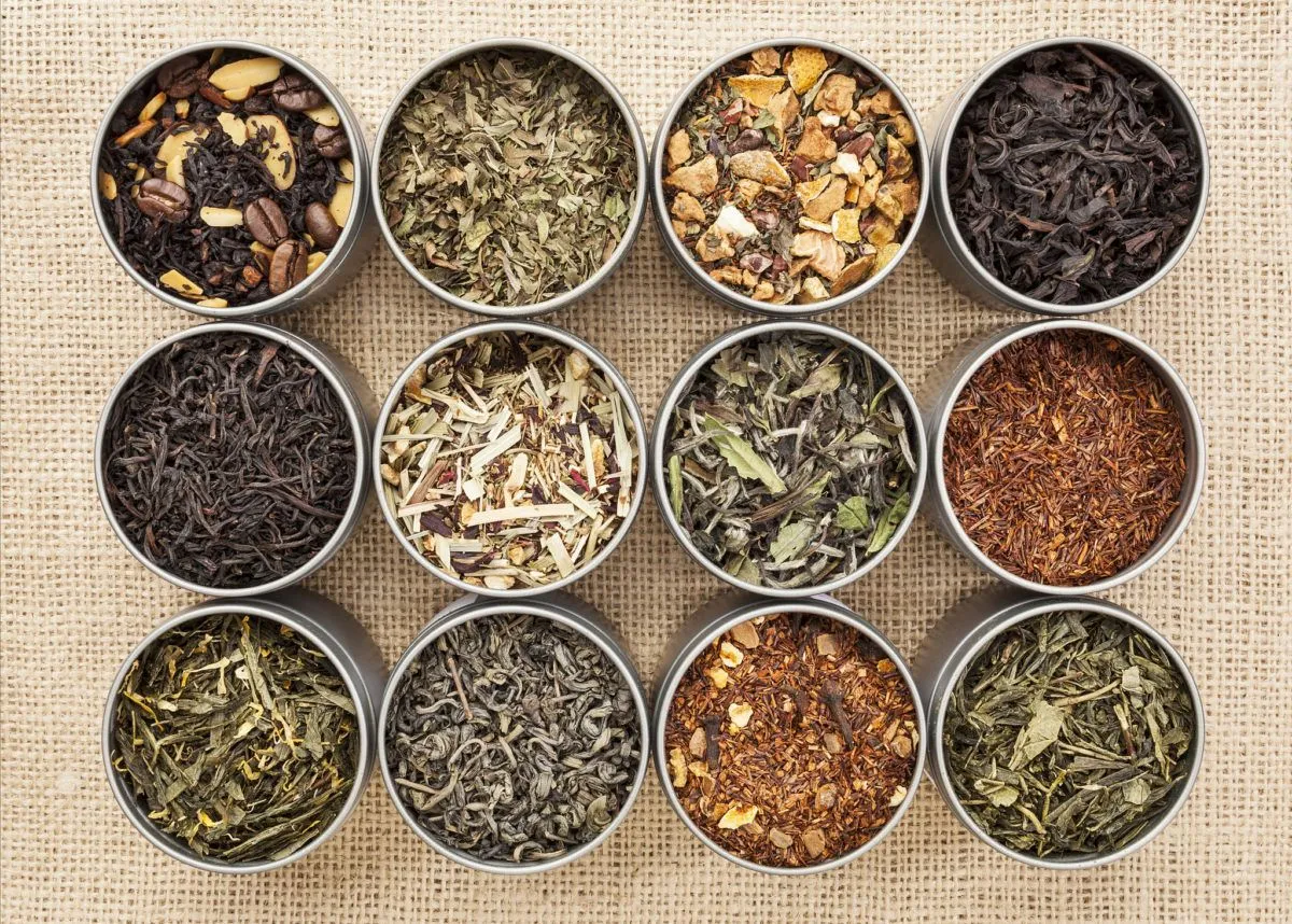 Creati la tua tisana depurativa fai da te per sgonfiarti!