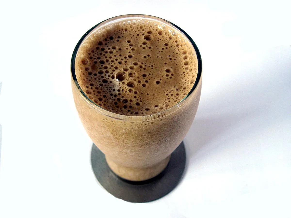 Frullato proteico al cacao senza proteine in polvere