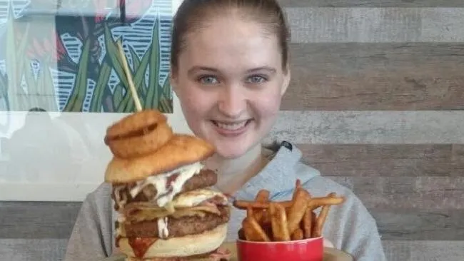 Abbuffate di cibo per sfide virali: i food challenge