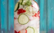 il drenante naturale alle fragole e agrumi