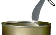 cibi in scatola attenzione allo zinco