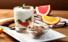 cheesecake light al bicchiere colazione sana e al top