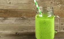 il frullato sostituto del pasto al cocco e matcha