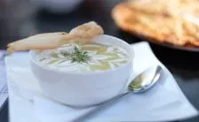 crema di cavolfiore solo 200 calorie a porzione