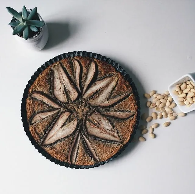 Torta di riso, pere e cioccolato fondente