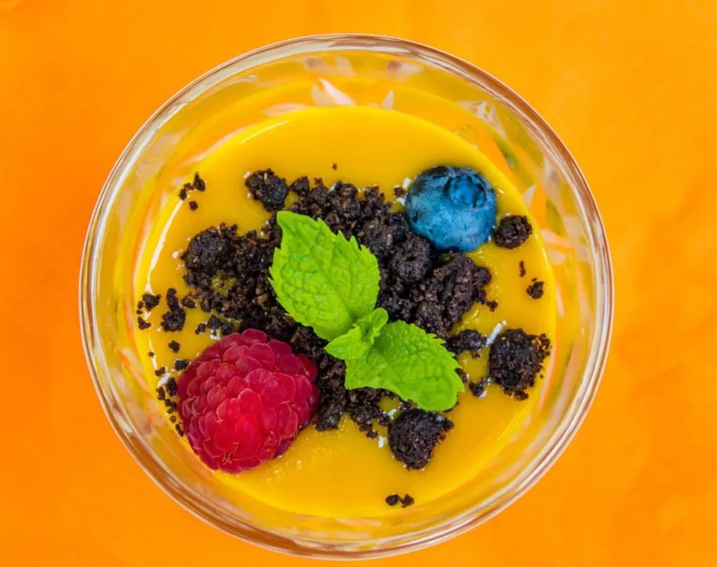 yogurt-gelato-mango frozen mango gelato