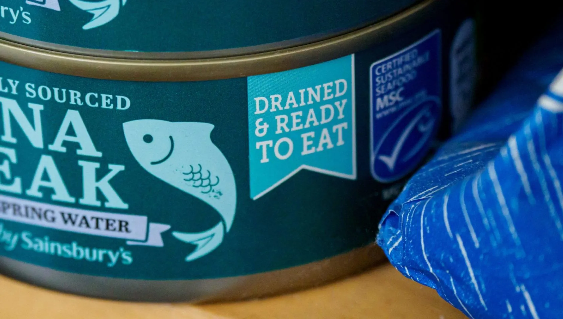 lattine-cibo-scaduto lattine cibo scaduto