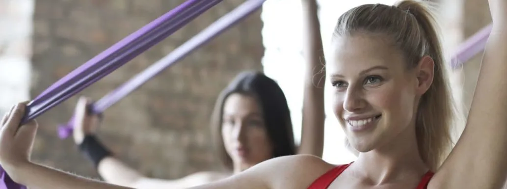 allenamento-con-elastici-aperti allenamento con elastici aperti