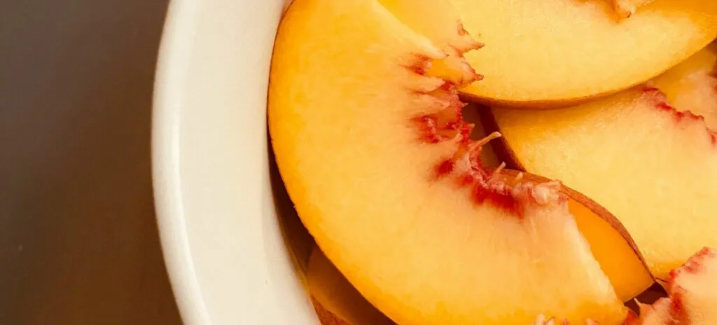 foto pesche pesche sbucciate